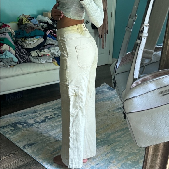 NWT target cargo pants
Size xs but fit like small
Super comfy - Picture 3 of 4